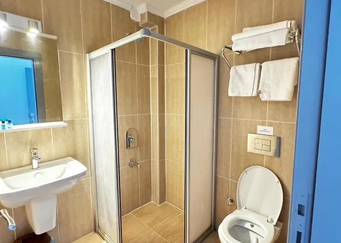 Yueksel Butik * בודרום